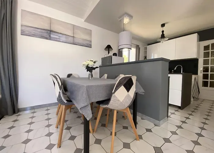 La Du Fier Pretty House For Up To 6 People *